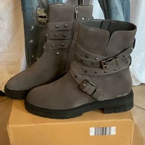 Vince Camuto VC-Barretta Gray (Slate) Moto Boot Size 10M/42, NWOB